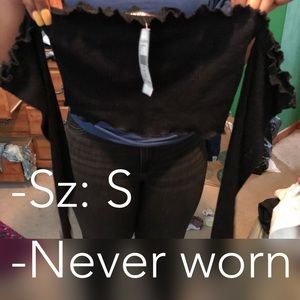 Sz S black crop top